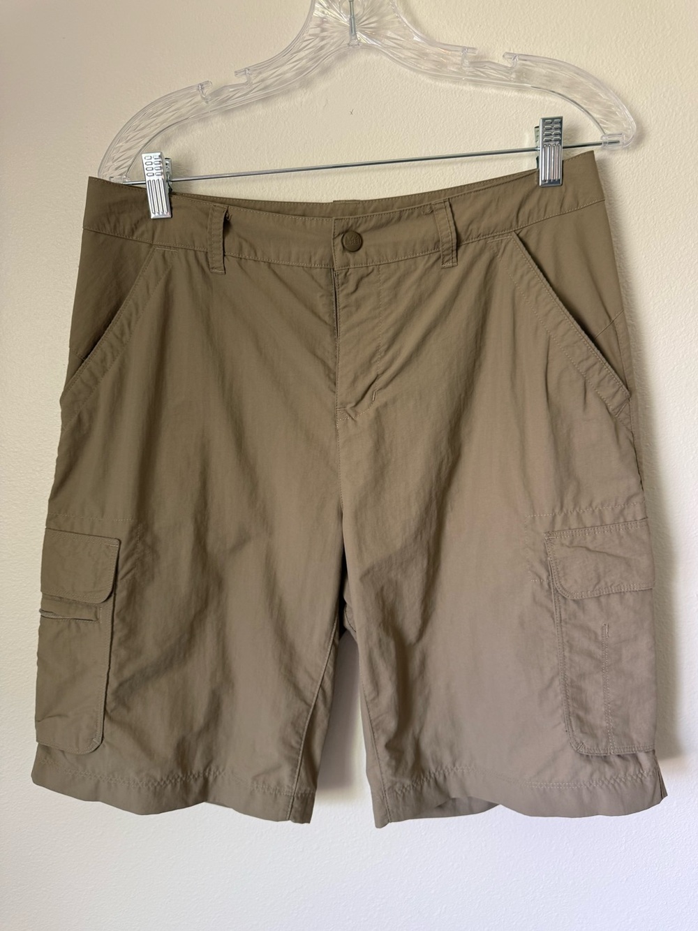 Women’s REI Sahara Bermuda Cargo Shorts in Khaki - Size 10